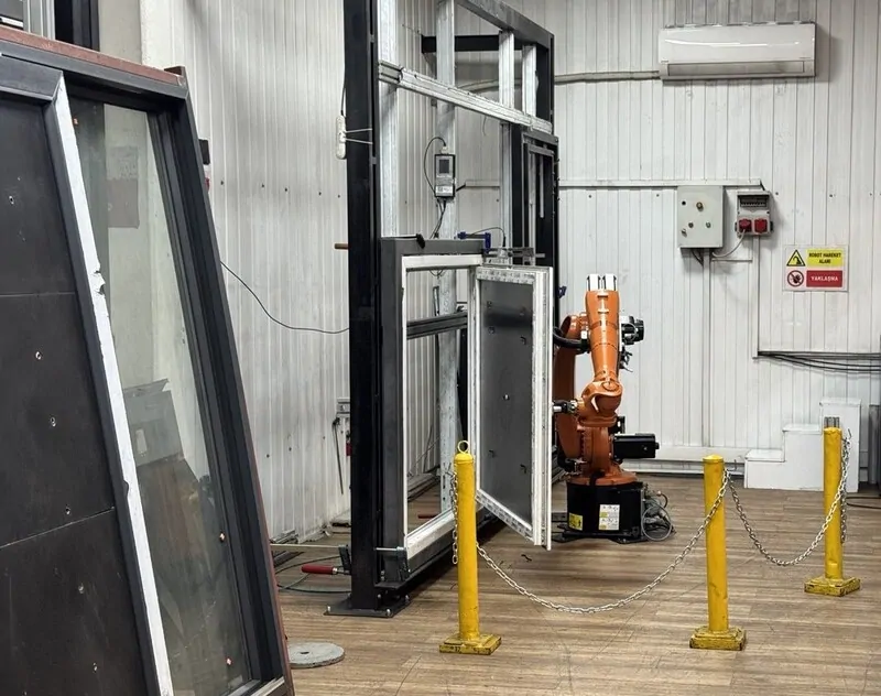 тестирование фурнитуры ACCADO роботом