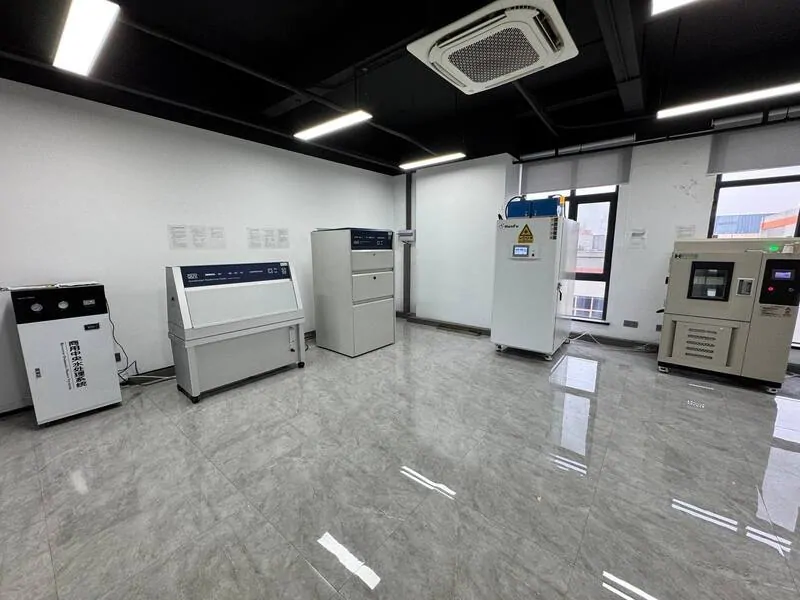 Заводская лаборатория HF. © оknamedia 