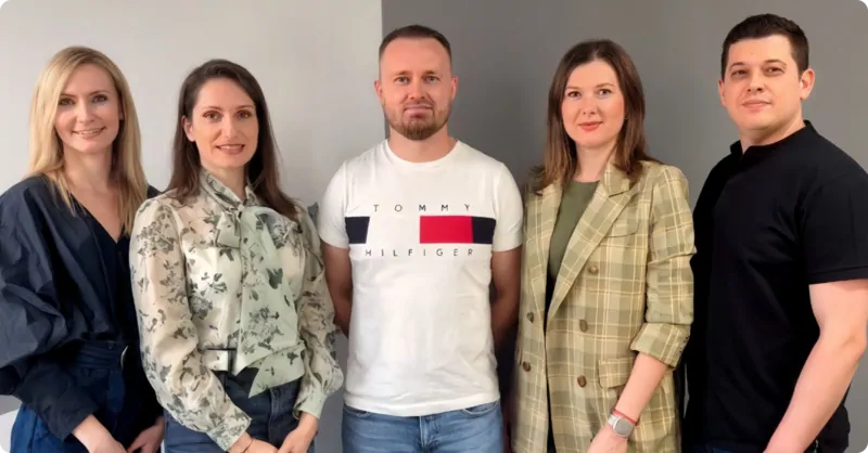 Фото: команда дилера системы для светопрозрачных конструкций Алрокс ЗС © АЛРОКС