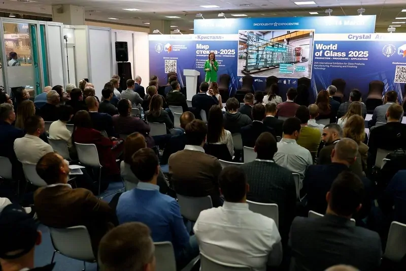 Конференция «Время Стекла – 2025» вызвала повышенный интерес среди представителей стекольной отрасли. © оknamedia  