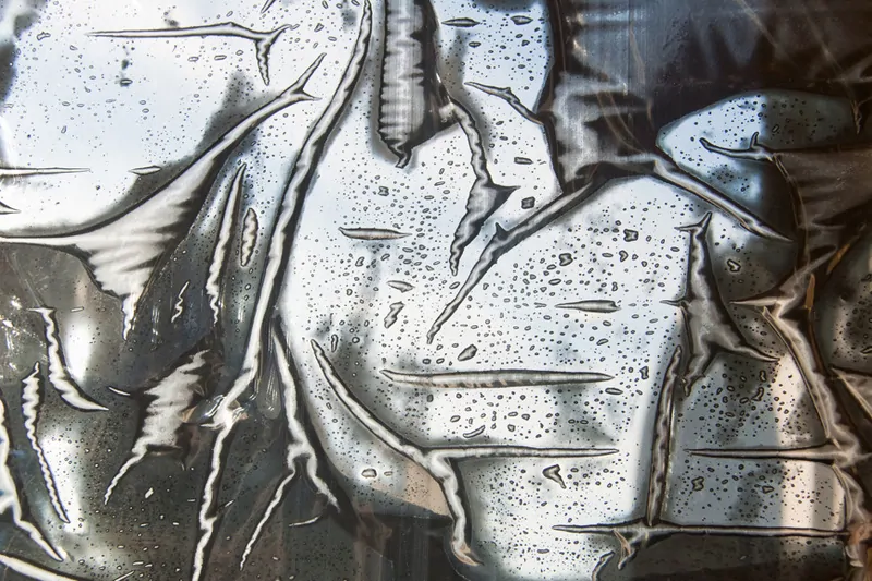 солнцезащитная пленка на стекло окон © Фотобанк Лори 