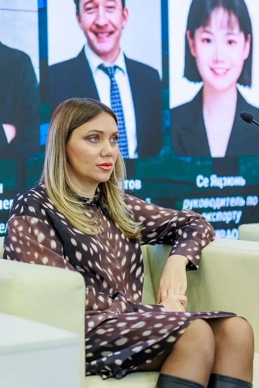 Татьяна Лаврецкая, Фабрика окон, на конференции Время Стекла и Алюминия © оknamedia  