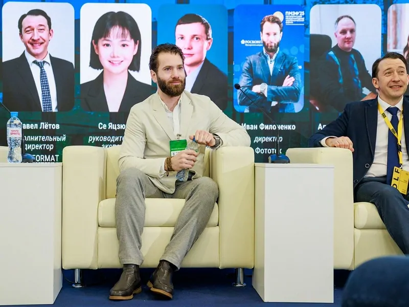 Иван Филоненко, ФОТОТЕХ, на панельной дискуссии на конференции Время Стекла и Алюминия © оknamedia 