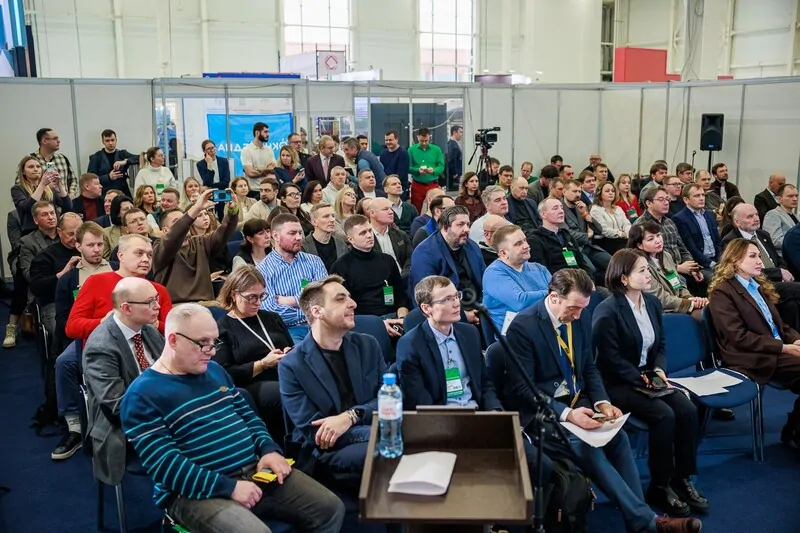 Участники конференции Время Стекла и Алюминия © оknamedia 