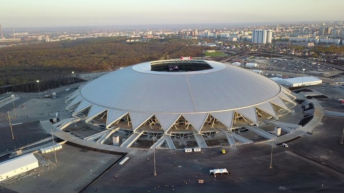 Фото: стадион "Самара-Арена"  в городском контексте