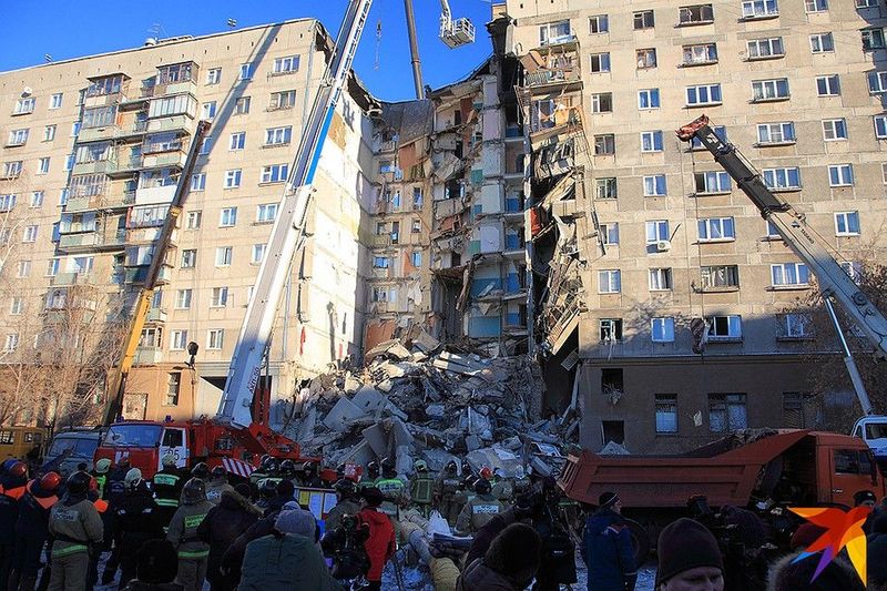 Фото: взрыв газа в Магнитогорске унес жизни 39 человек, легкосбрасываемые окна